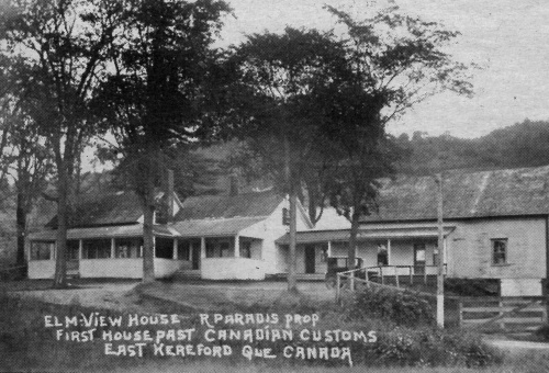 Première maison passée les douanes Ronald Paradis, propriétaire vers 1930