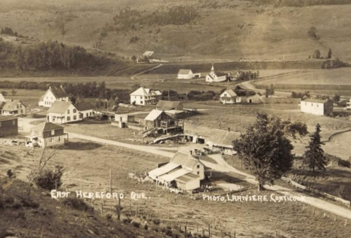 Vue aérienne du village d’East Hereford vers 1920